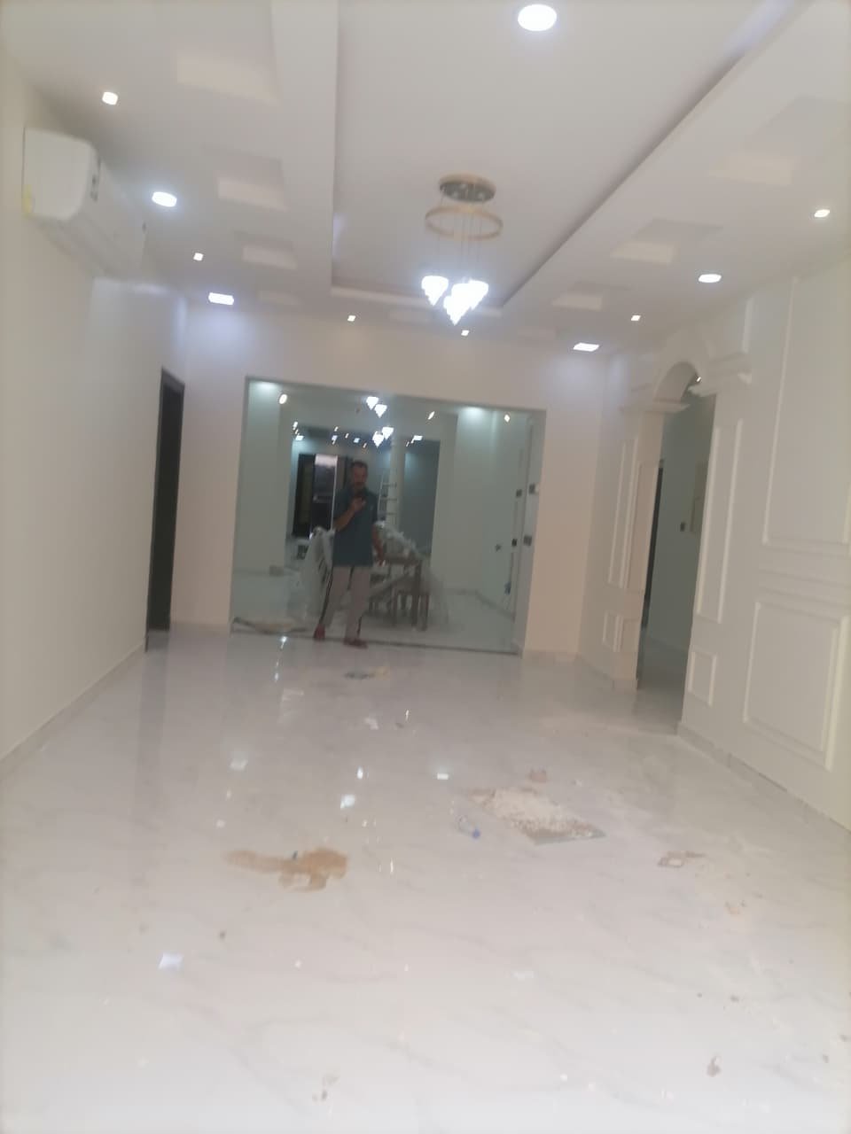 صورة توضيحية من مكتبة دهانات الرياض ضمن دليل معلم دهانات شمال الرياض – مشهد 11